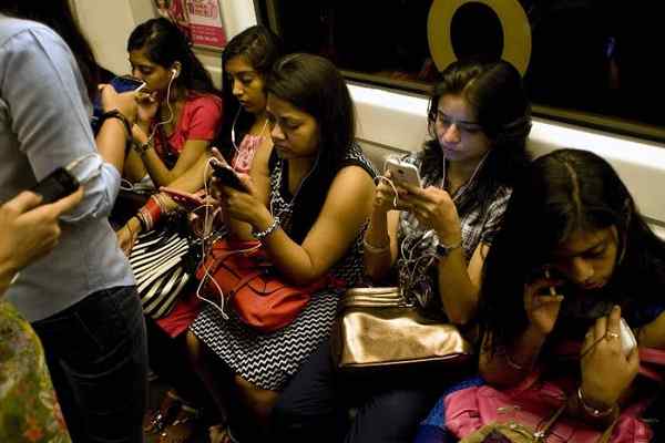84% women prefers use of public transport in India: World Bank Report