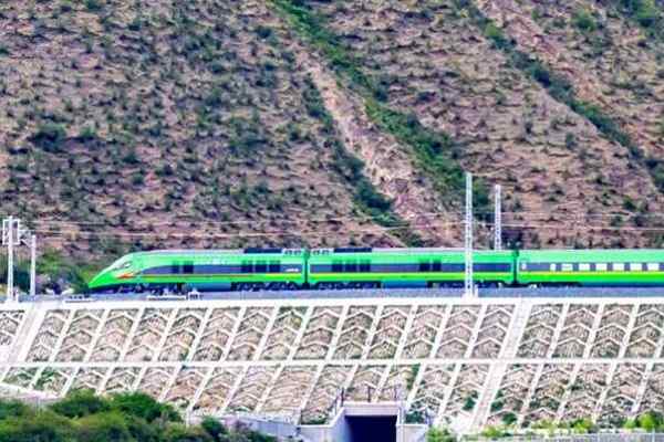 No Hyperloop, Govt keen to implement 711km Mumbai-Hyderabad Bullet Train Project